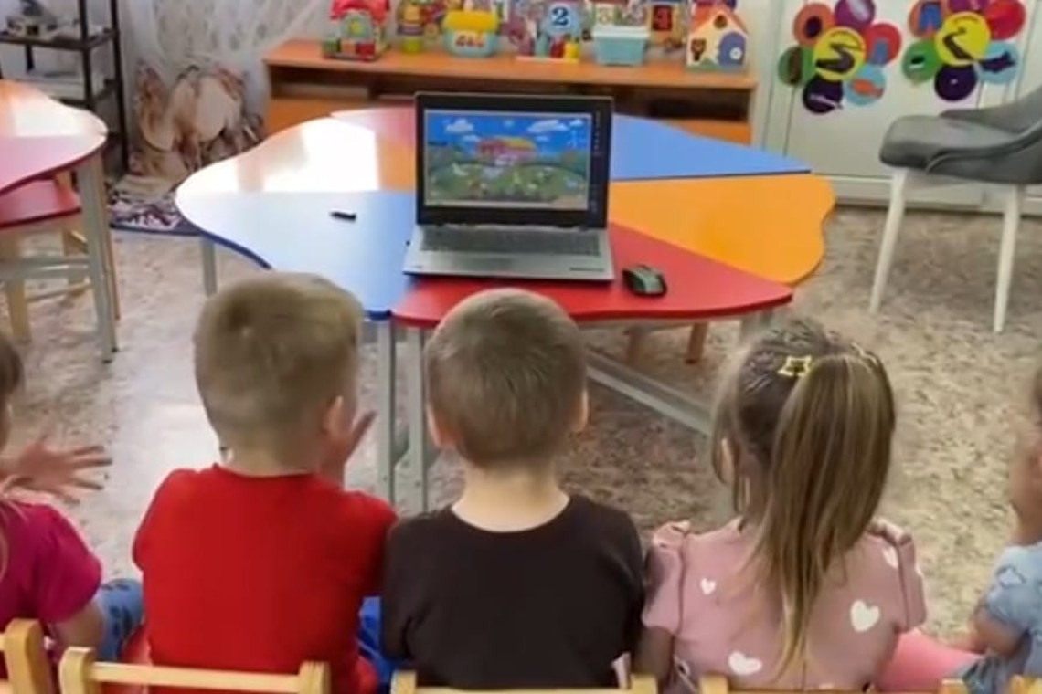 Ауызша жаттығу "Кімнің дауысын тап? / Словесное упражнение "Угадай, чей голос?